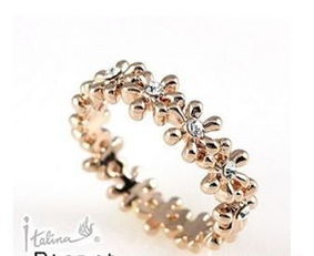 供应满钻圆环戒指 简约大方设计，精湛工艺礼品